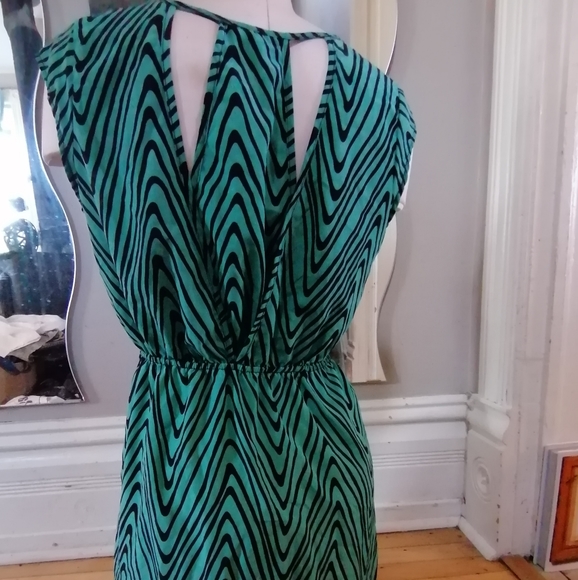 Funky dress - Picture 3 of 3